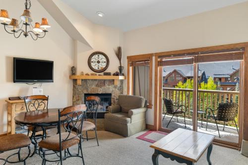 River Run Apartment | Red Hawk Lodge #2312