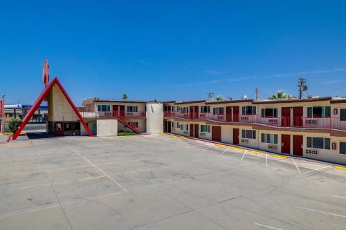 Needles Hotel | Red Roof Inn Needles