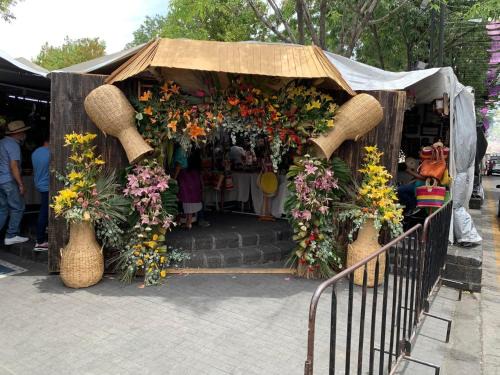 Uruapan House | Refugio La Quinta - Hogar colindando al Parque