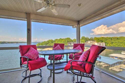 Osage Beach House | Relax by Pools: Top-Floor Lands End Corner Unit