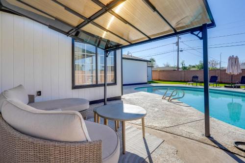 Mesa House | Relax Poolside: Central Group Getaway in Mesa!