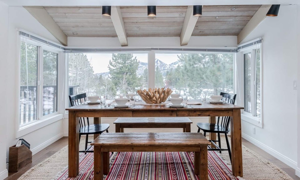 Mammoth Lakes Condo | Relaxing Condo on Shuttle Route! Shared Hot Tub! Views!