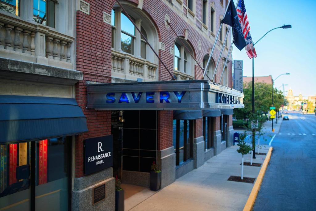 Downtown Des Moines Hotel | Renaissance Des Moines Savery Hotel