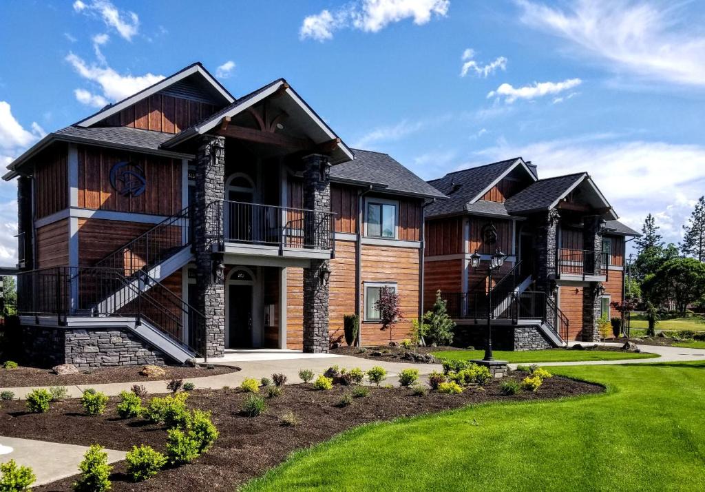 Eagle Point Hotel | Resort at Eagle Point Golf Club Lodging