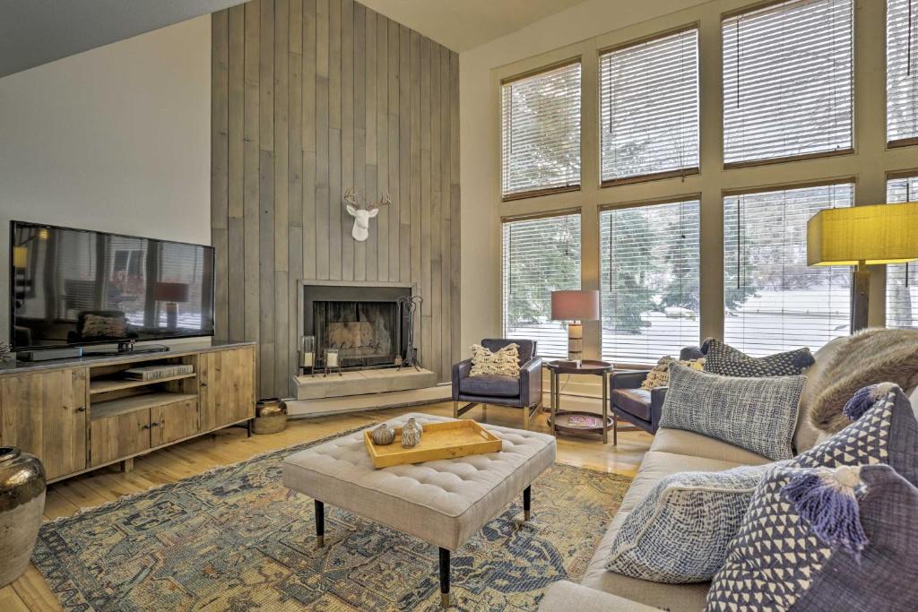 Eagle-Vail House | Resort-Style Condo w/Pool Access Near BC & Vail