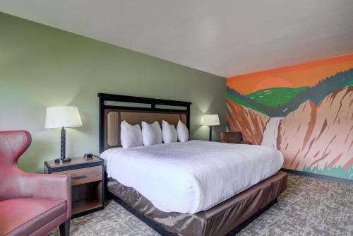 Gardiner Hotel | Ridgeline Hotel at Yellowstone, an Ascend Collection Hotel