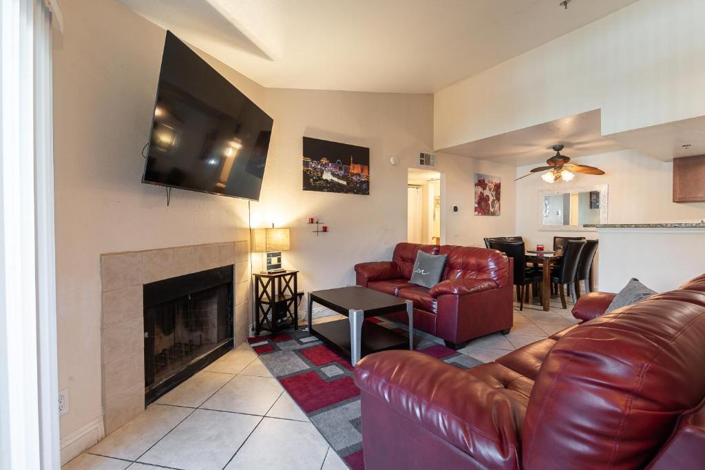 Las Vegas Apartment | Rio-Adjacent 2BR Pool, Gym, Free Parking