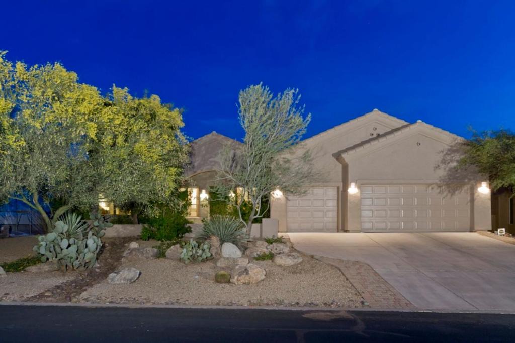Carefree House | Rise and Shine 3 BR by Casago