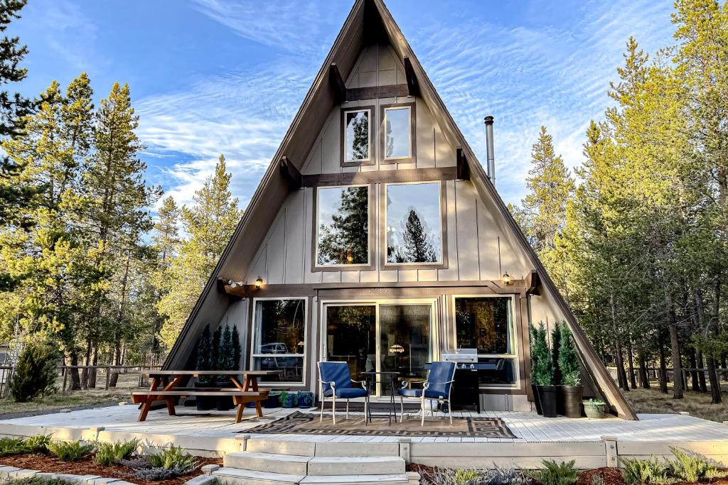 Oregon Water Wonderland House | River Bend Chalet