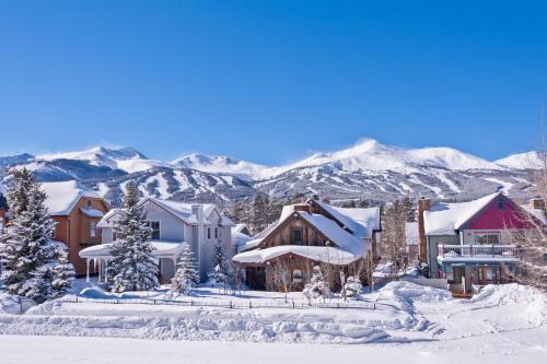 Historic District Apartment | River Mountain Lodge
