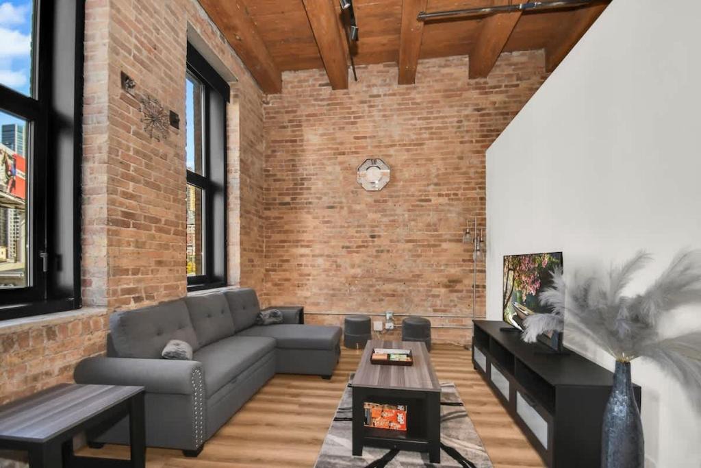 Near North Side Apartment | River North Rooftop With In and Out Parking 1