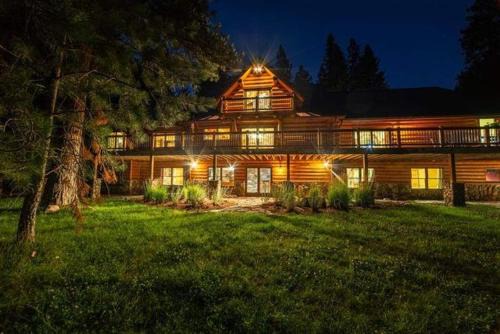 Greenough House | Riverfront Lodge on the Blackfoot