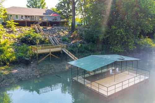 Heber Springs House | Riverfront Retreat w/Fire Pit & Deck