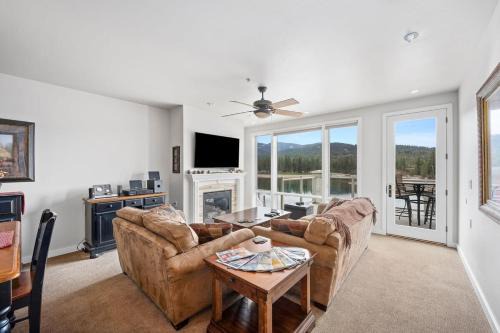 Post Falls House | Riverside Condo - Gorgeous Spokane River View