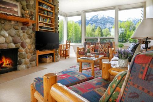 Moose Wilson Road Apartment | RMR: Lupine 1911 Condo in The AspensWilsonWY