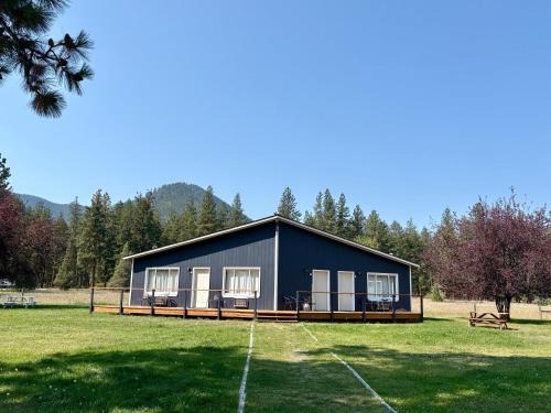 Clinton Hotel | Rock Creek Mercantile & Motel