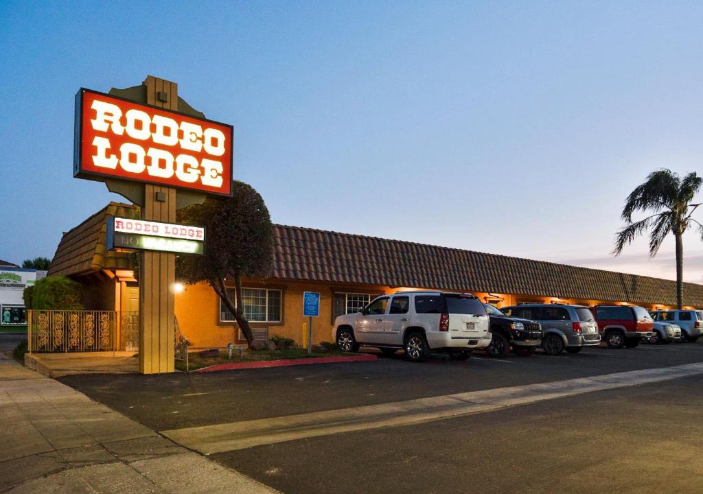 Clovis Hotel | Rodeo Lodge
