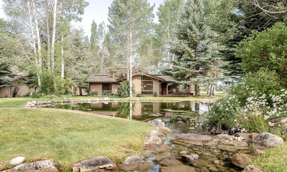 Jackson House | Roomy townhome next to golf course with lovely deck & Teton views from living room