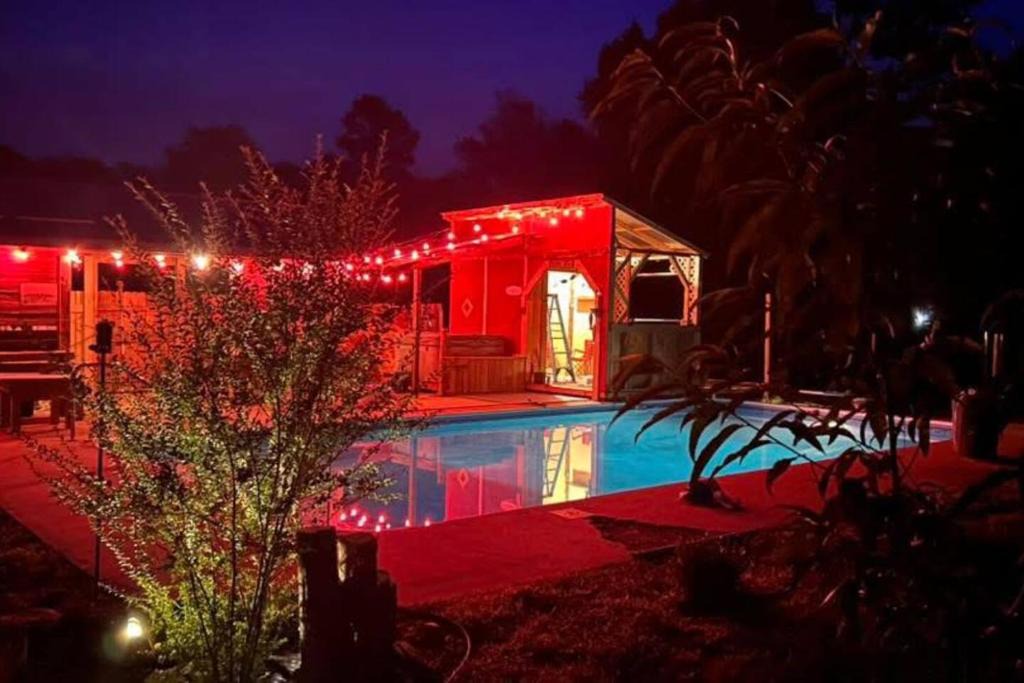 Plainview House | Rural Ola AR Escape: Pool, Hot Tub, 3 Acres