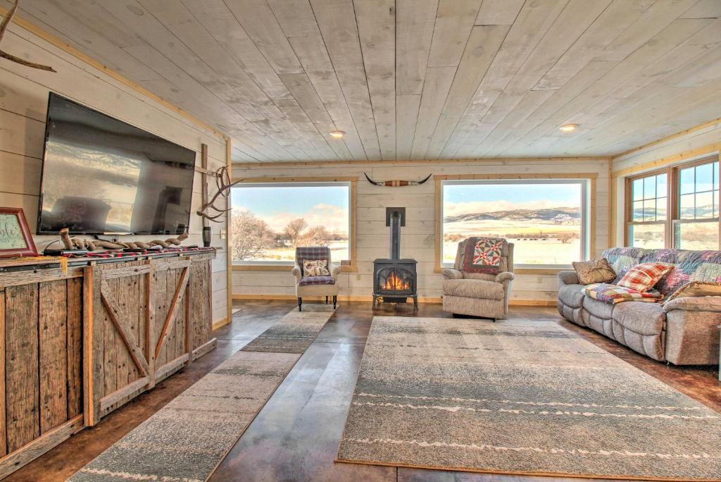 White Sulphur Springs House | Rural White Sulphur Springs Getaway w/Deck!