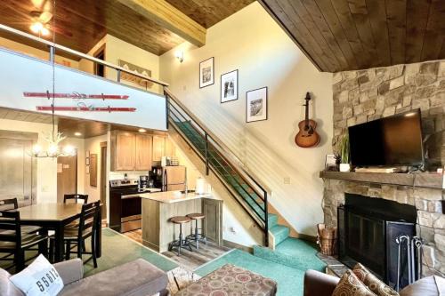 Lutsen House | Rustic Chalet | Ski-In/Out | Hot Tub, Pool, Gym