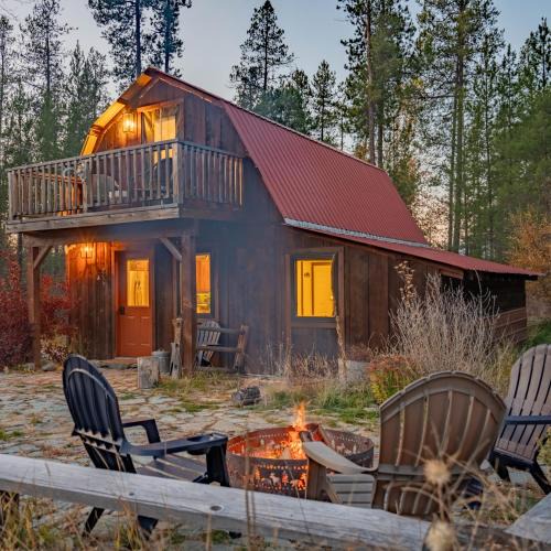 Coram House | Saddle n' Sage, 7 min to Glacier, Fire Pit