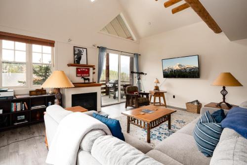 Saddle Ridge House | Saddle Ridge B5