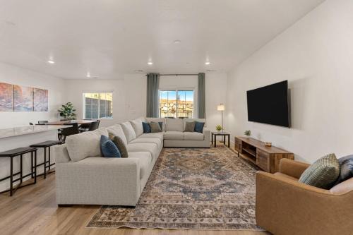 St. George House | Sand Hollow and Zion Oasis townhouse