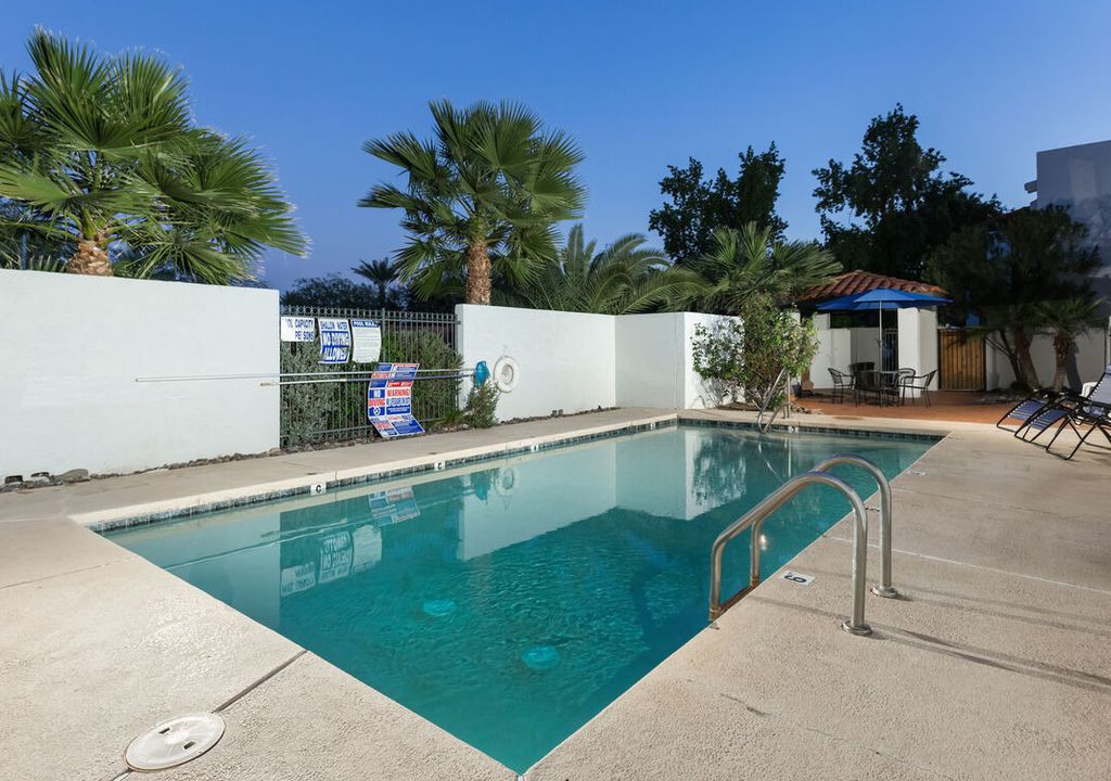 Casa Granada Townhouses Apartment | *SANITIZED* Speakeasy Luxury 2 BR/ Condo/ Pool/ Old Town Scottsdale