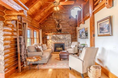 Island Park House | Sanora Lodge - Game Loft, Fire Pit, Yellowstone