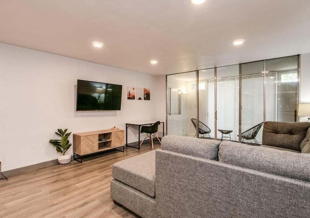 South Scottsdale House | Scottsdale entertainment district 2bdrm Gem