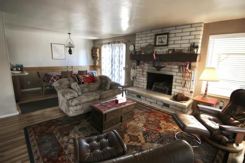 Monticello House | Secluded Cabin w Coffee Mount Abajo and Golf Views