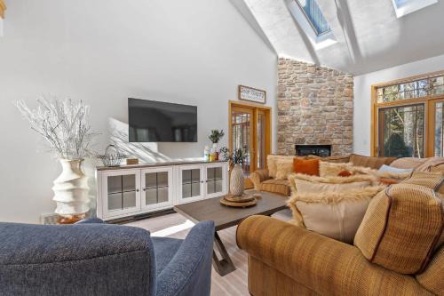 Fish Creek House | Secluded Egg Harbor Retreat Near Downtown