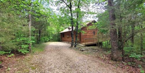 Eureka Springs Ski Chalet | Secluded log cabin#4 at Wisteria