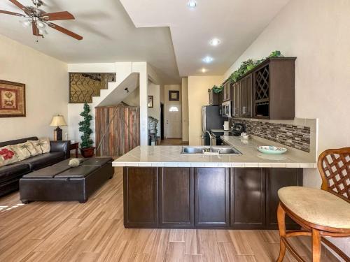 Cholla Bay Apartment | Serena Stay Spacious 3BR Apartment