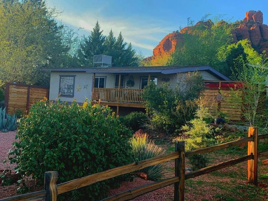 West Sedona House | Serene 2 Bedroom! Walk to Trails! Red Rock Mountain Views!
