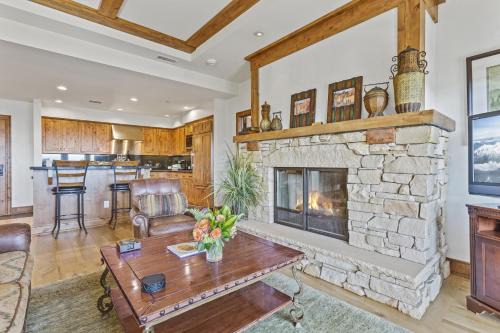 Empire Pass Apartment | Shooting Star Lodge at Deer Valley Resort - Two Bedroom Residence #203 condo