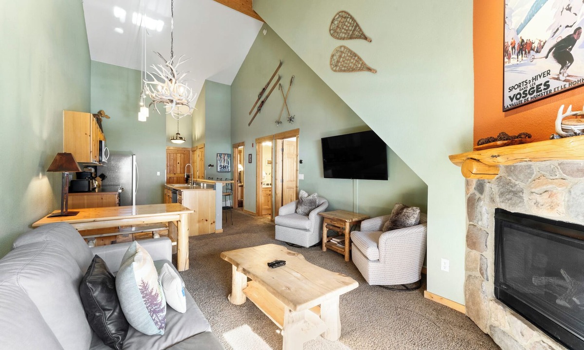 Mountain House Condo | Short Walk to Lifts/Base Area from this Condo, Mountain Views from Balcony