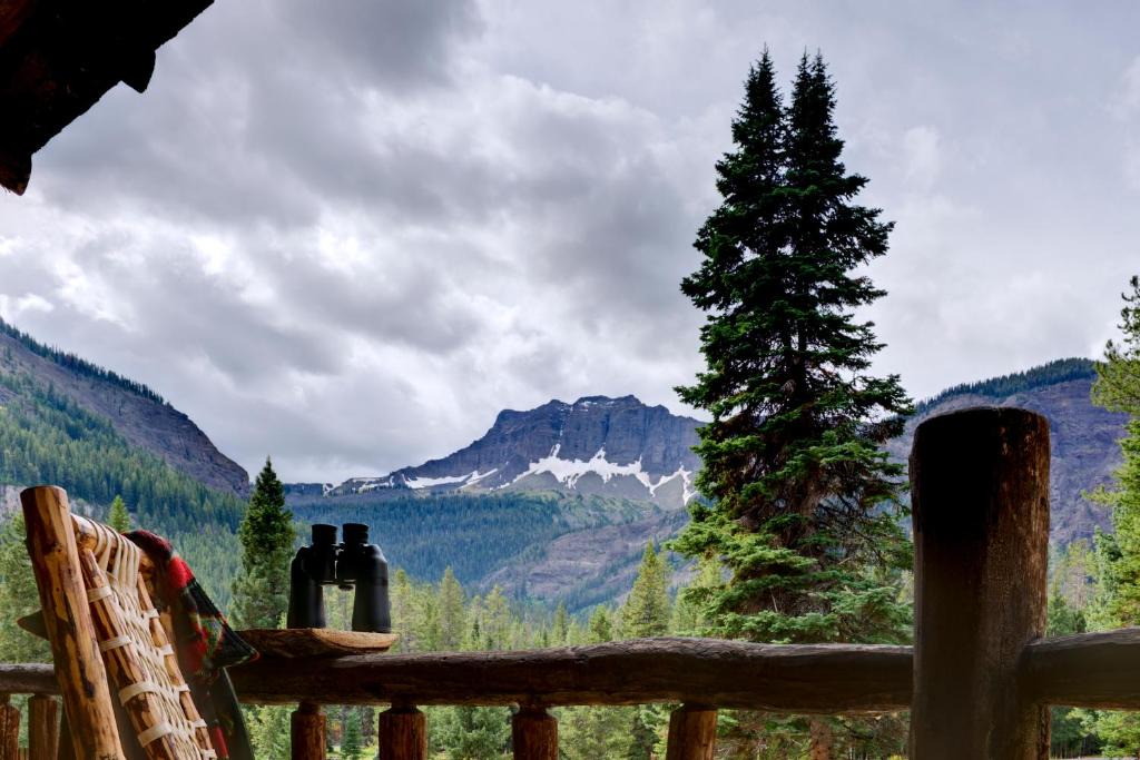 Cooke City-Silver Gate Hotel | Silver Gate Lodging