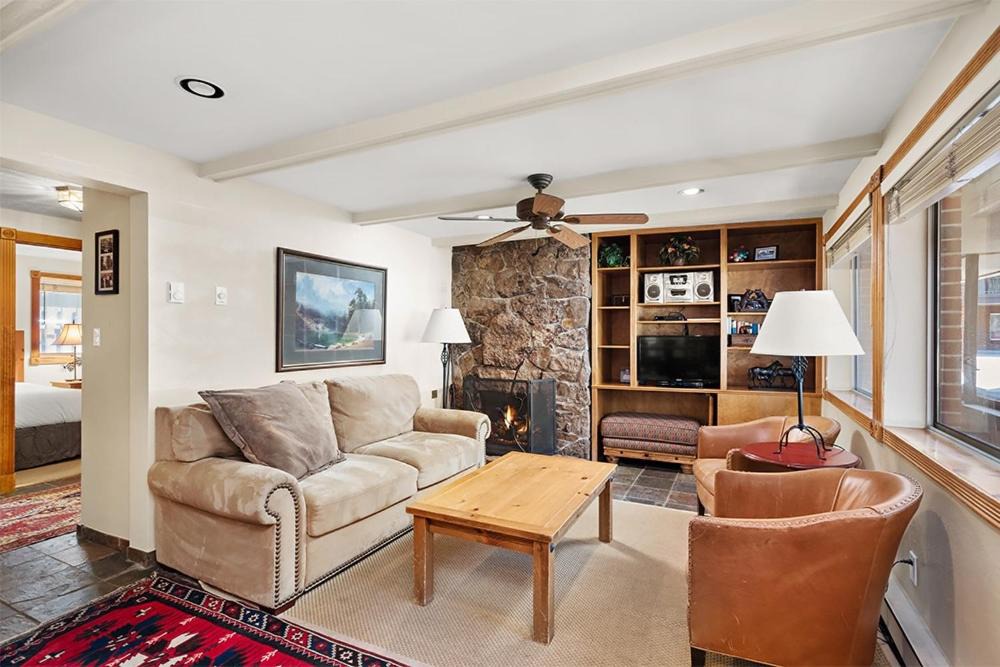 Aspen House | Silverglo Condominiums Unit 105, Cozy Condo Walking Distance to Town with Access to a Pool