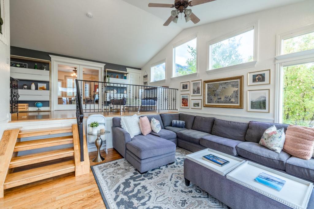 Granite House | Ski, Hike & Bike: 4,000 Sq Ft Bell Canyon Retreat