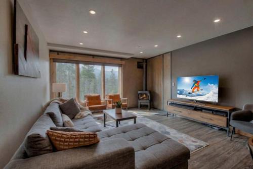 Warrior's Mark West House | Ski In Out Townhome with Hot Tub and Lovely Mtn Views