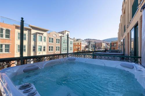 Downtown Park City Apartment | Ski in Ski out Main Street Balcony Hot Tub