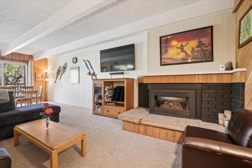 Warrior's Mark Apartment | Ski & Racquet A G1, Great Location and Complex Amenities, New Listing