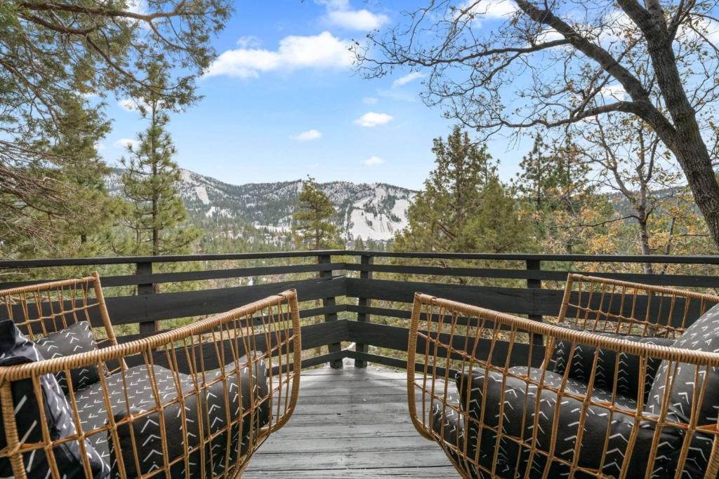 Upper Moonridge House | Ski View Chalet