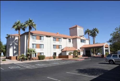 Phoenix Hotel | Sky Harbor Airport Inn