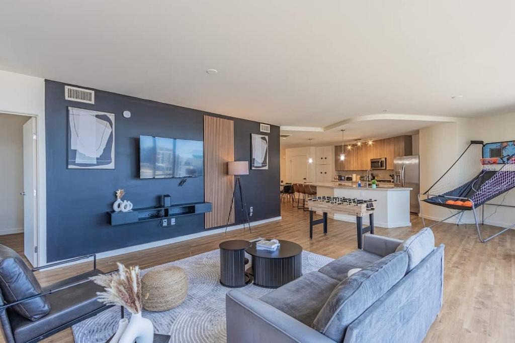 Downtown Phoenix Apartment | Sky Terrace DT HighRise, Gym, Pool, Parking, W-D,Golf