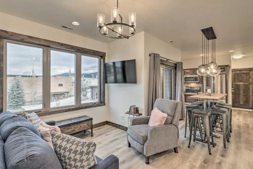 Columbia Falls House | Sleek Columbia Falls Condo: Centrally Located!