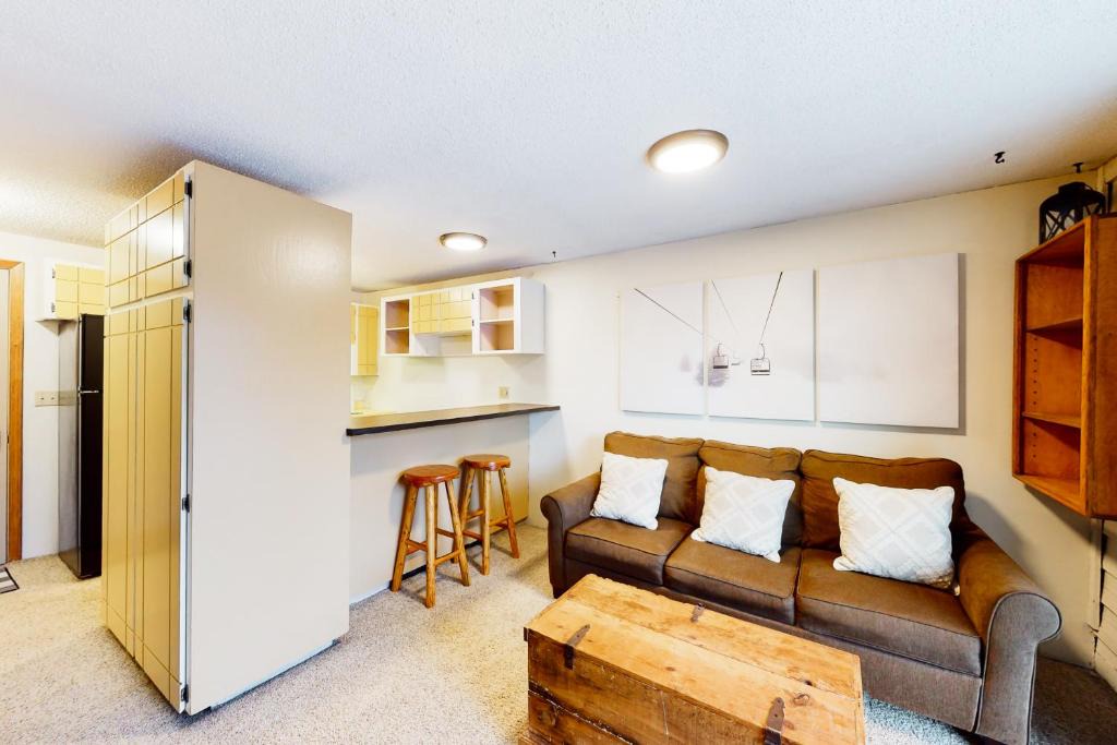 Sandpoint House | Slope-Walk Condo