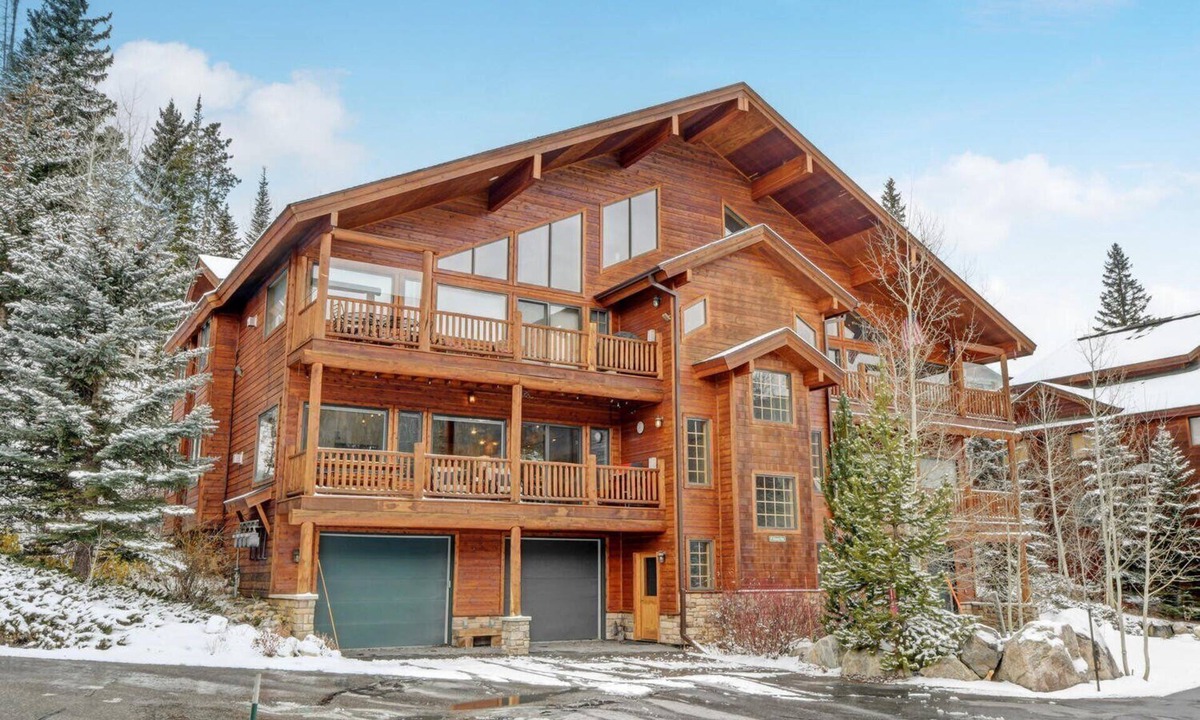 Old Town House | Slopeside Chalet 113D I Hot Tub I Great Views I Bunk Room I Work Station I Discounted Attractions